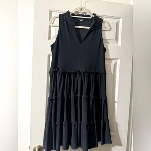Tommy hilfiger navy blue tiered v neck